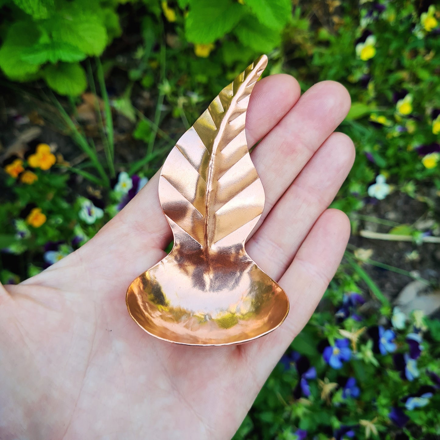 Leaf Handled Caddy Scoop